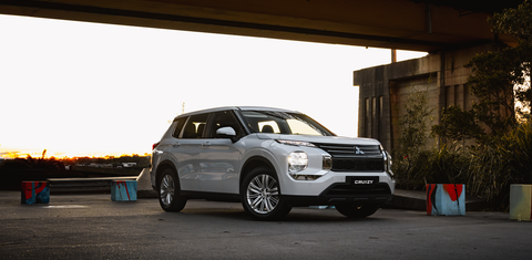 Mitsubishi OUTLANDER 2023