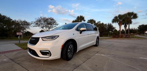 Chrysler Pacifica 2023