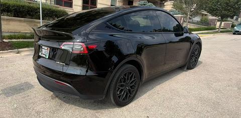 Tesla Model Y 2023