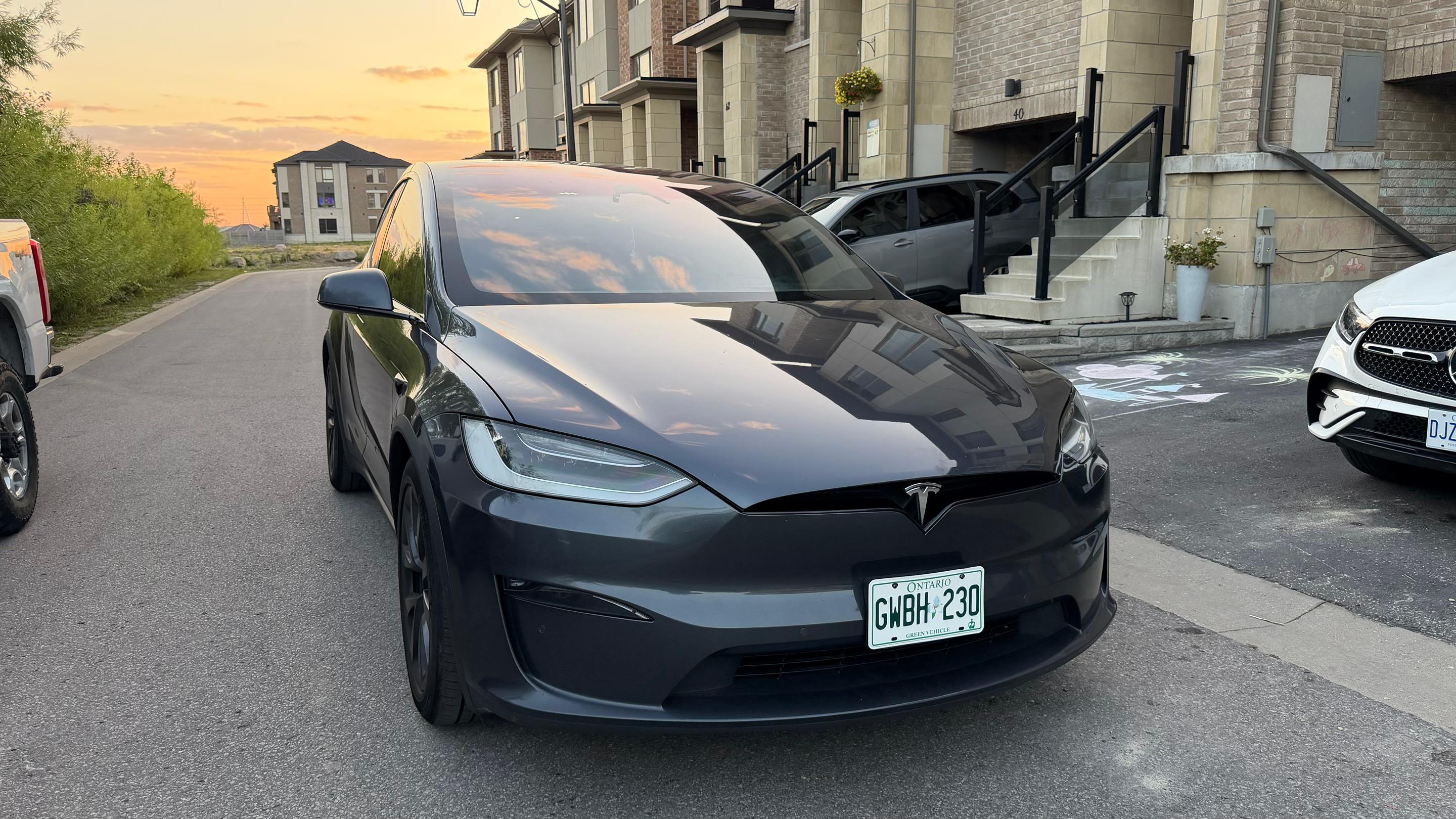 Tesla Model X 2023 in Toronto, ON