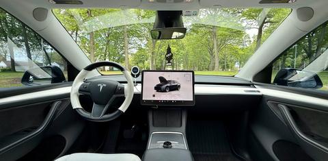 Tesla Model Y 2024