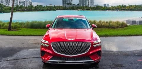 Genesis GV70 2025