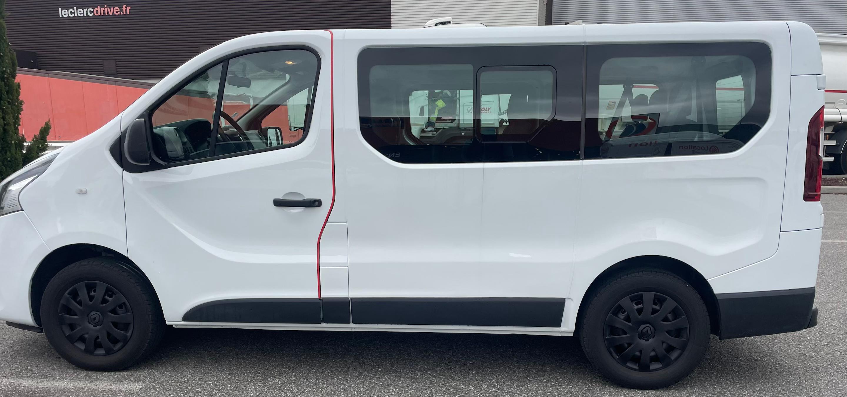 Renault TRAFIC III 2016 à Villeneuve-Tolosane