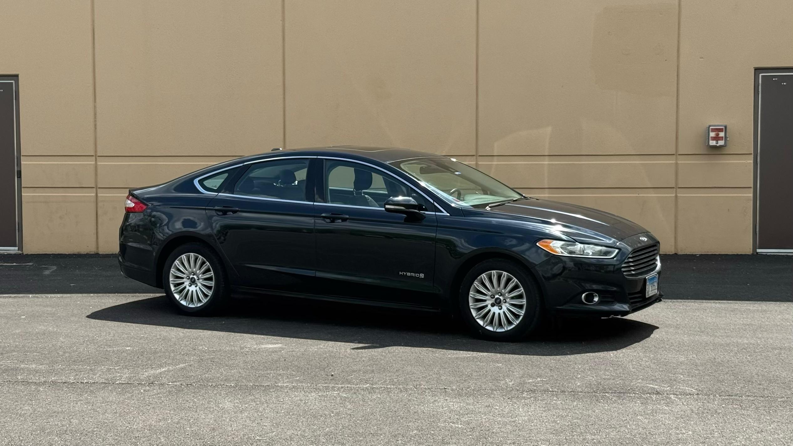 Ford Fusion Hybrid 2014 in 
