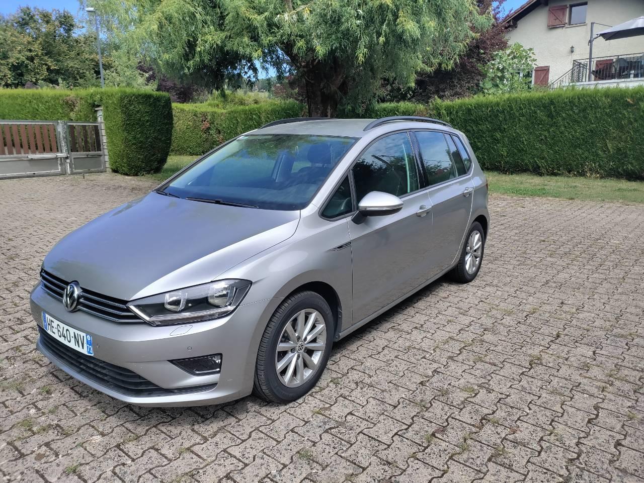 Volkswagen GOLF SPORTSVAN 2015 à Valbonne