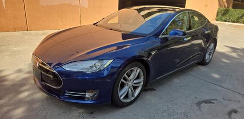 Tesla Model S 2015