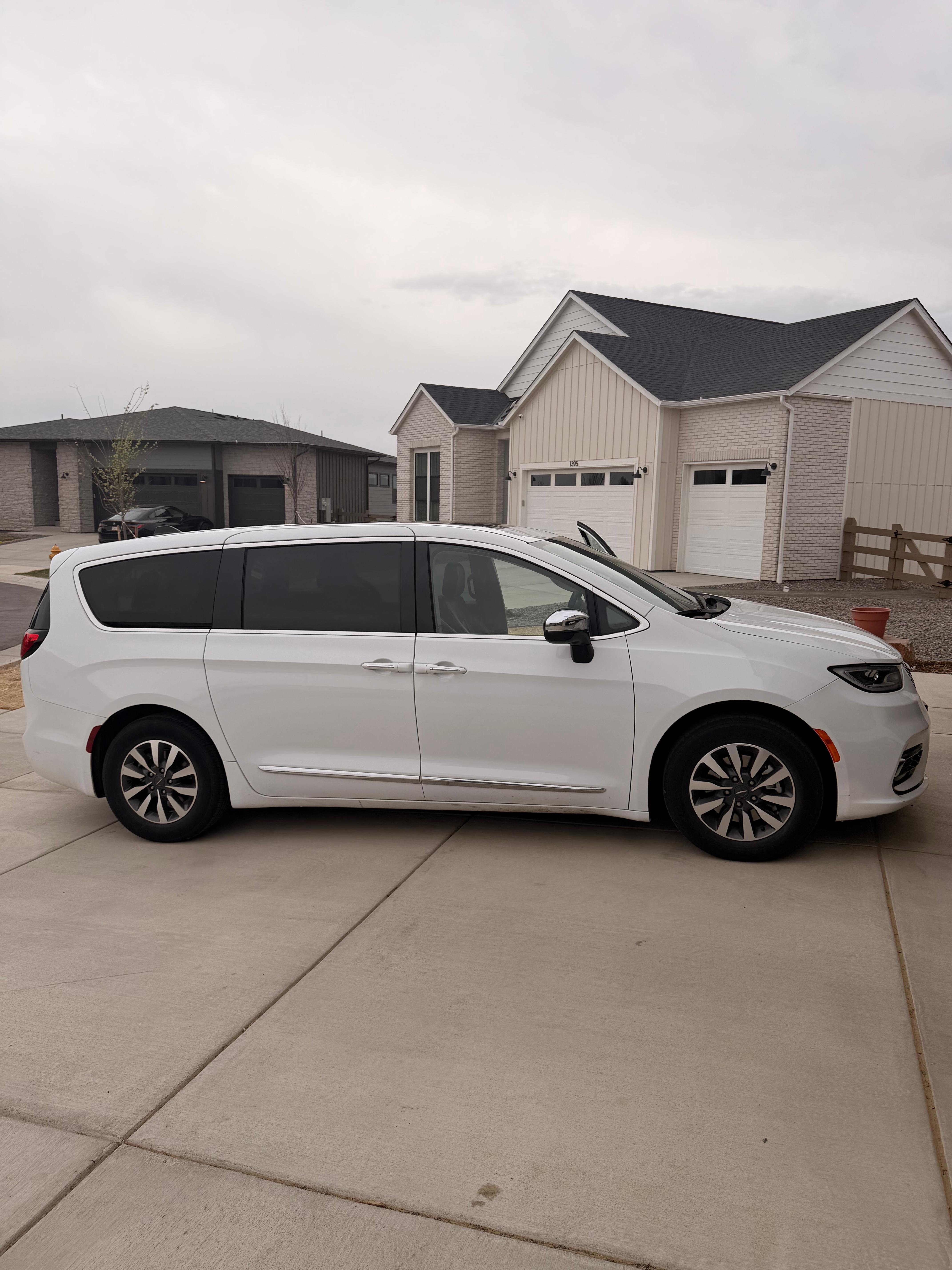 Chrysler Pacifica 2023 in Fort Collins, CO