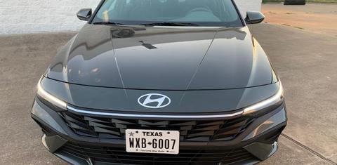 Hyundai Elantra 2025