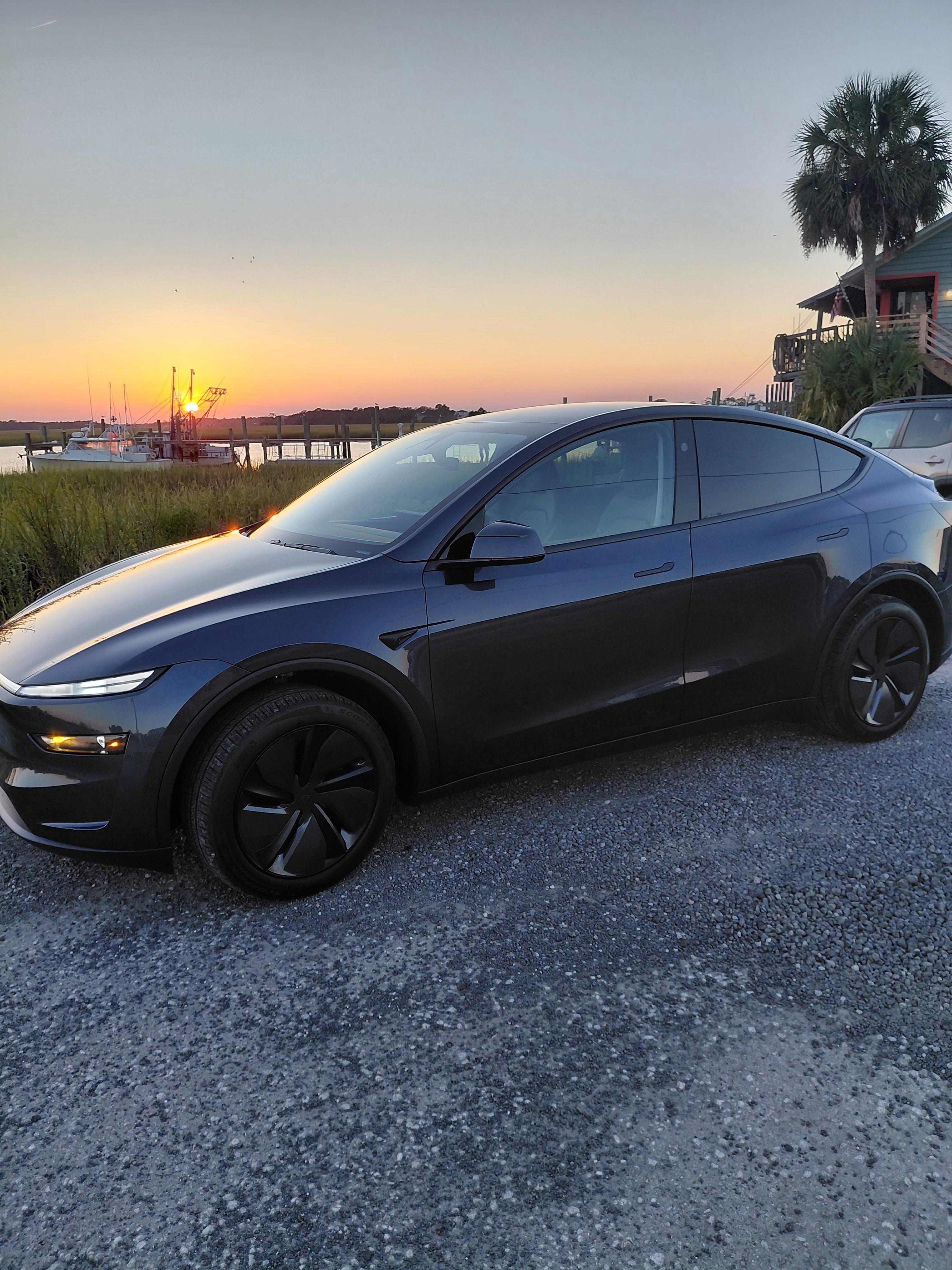 Tesla Model Y 2026 in Folly Beach, SC
