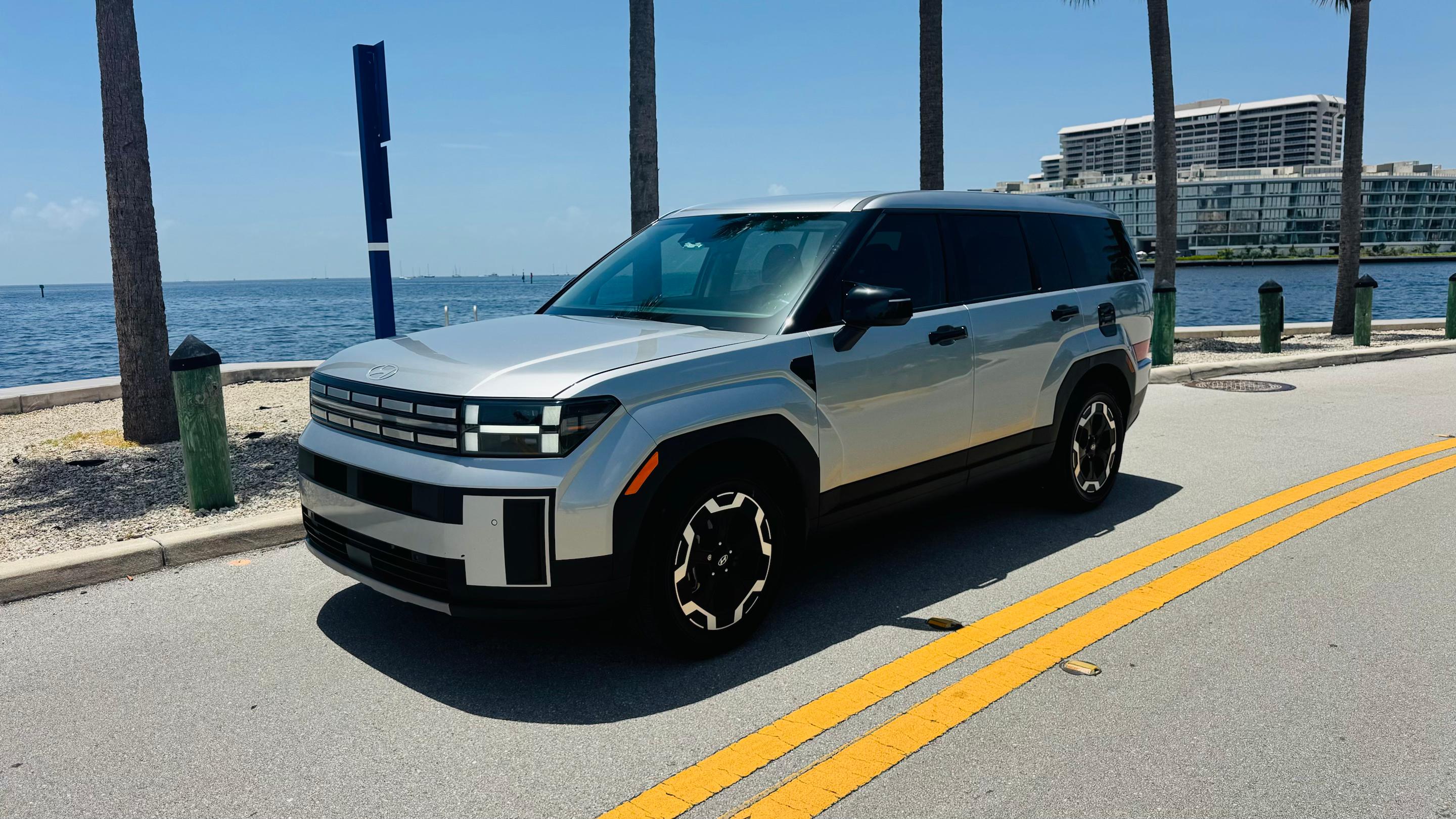 Hyundai Santa Fe 2024 in Miami, FL