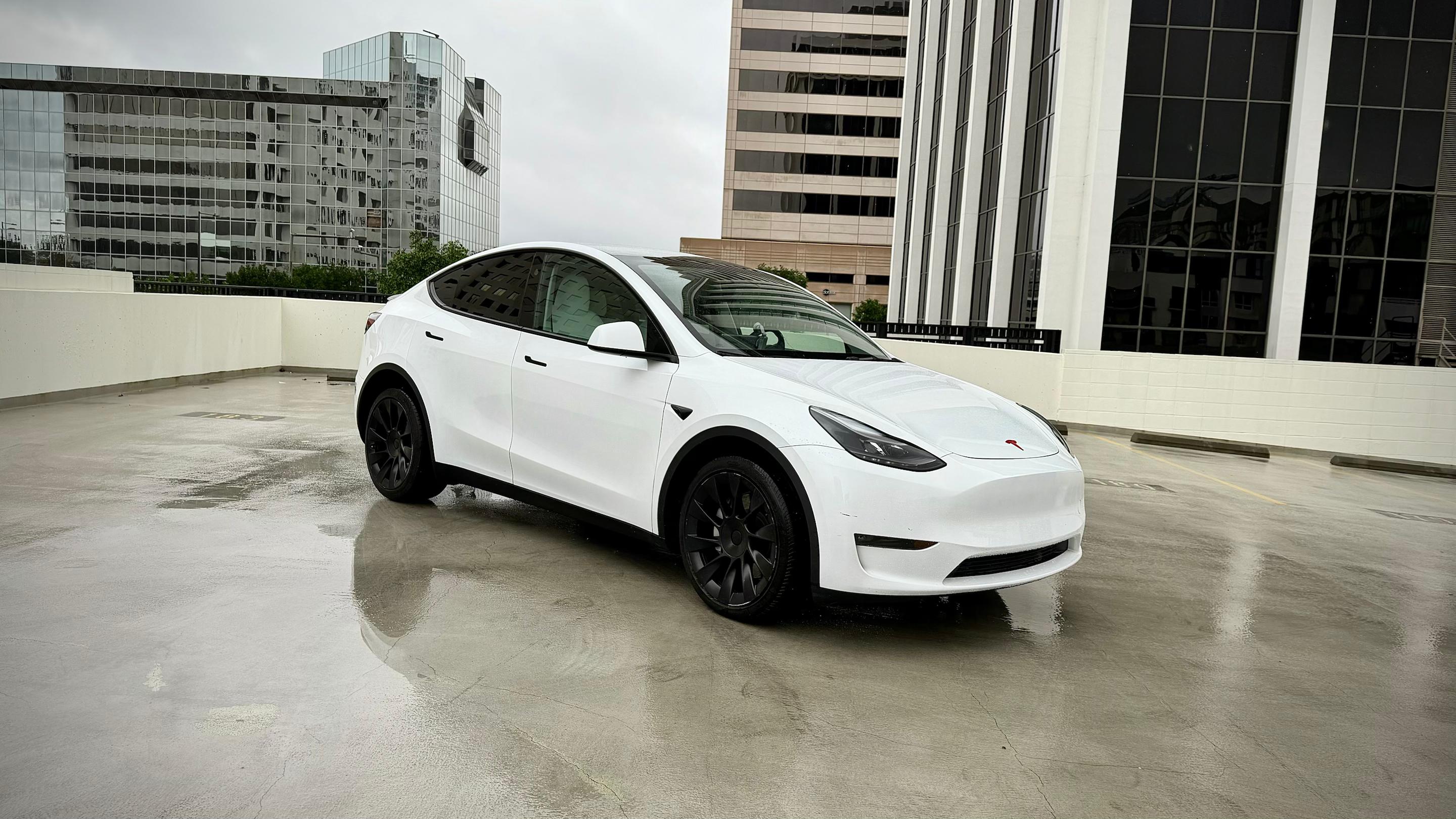 Tesla Model Y 2024 in Los Angeles, CA