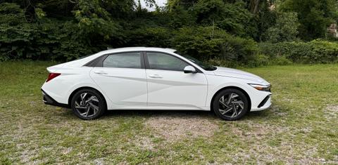 Hyundai Elantra Hybrid 2024