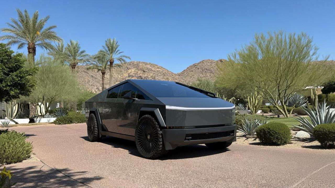 Tesla Cybertruck 2025 in Scottsdale, AZ
