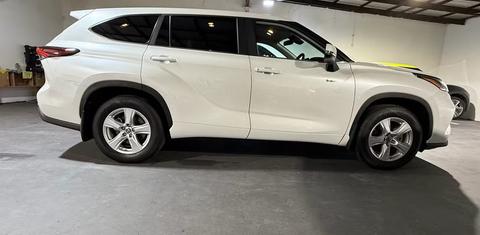Toyota KLUGER 2025