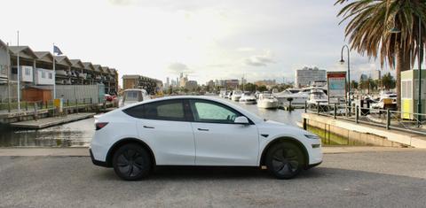 Tesla MODEL Y 2025