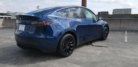 Tesla Model Y 2024