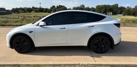 Tesla Model Y 2025