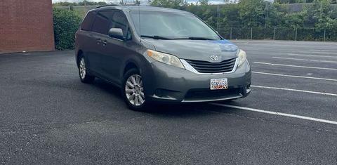 Toyota Sienna 2013