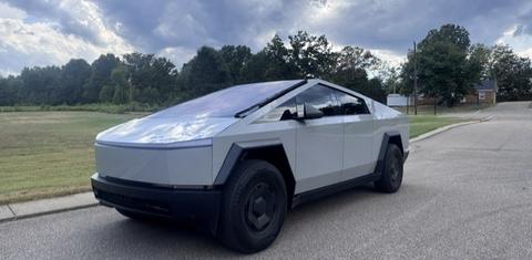 Tesla Cybertruck 2026