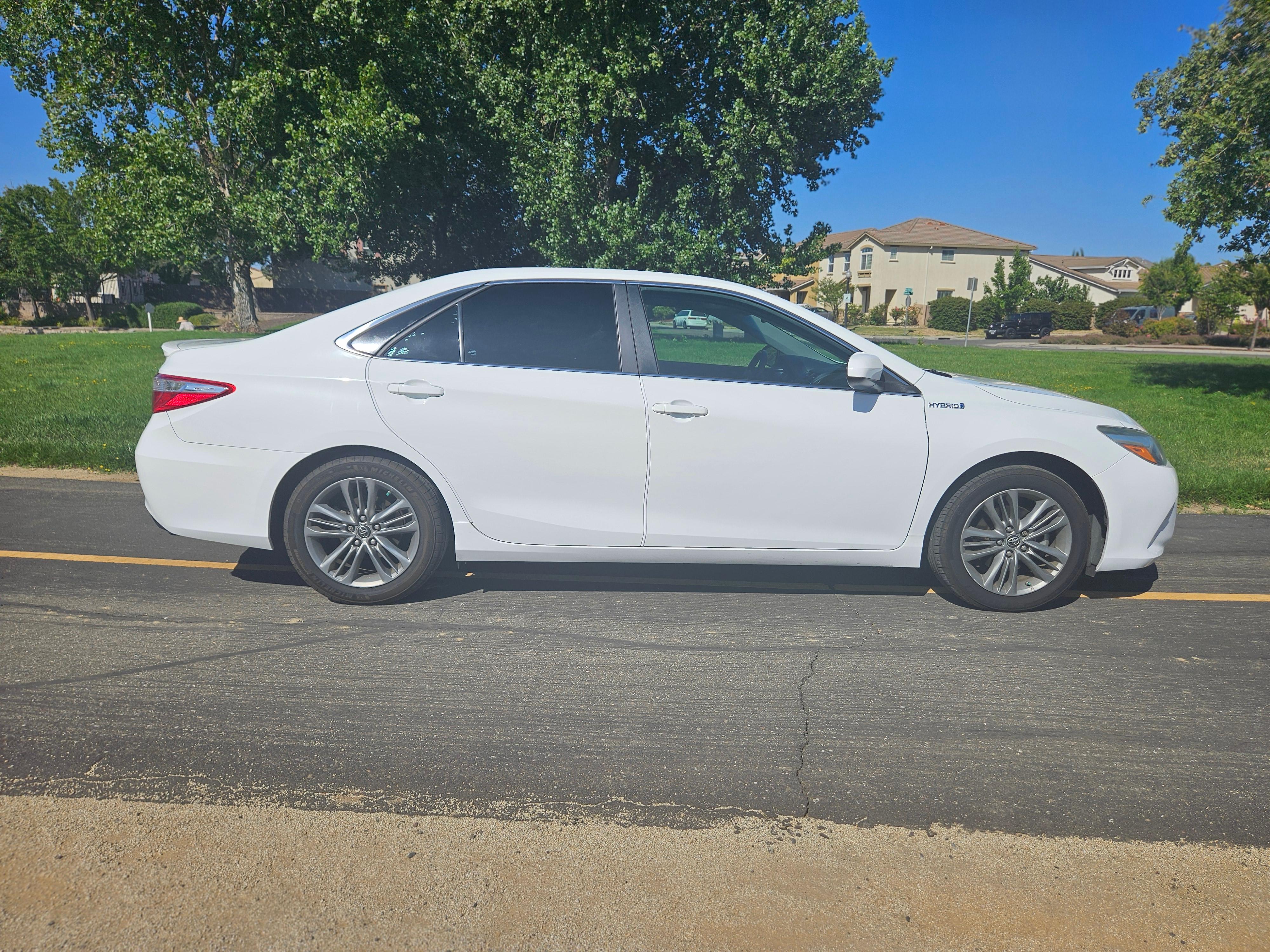 Toyota Camry Hybrid 2015 in Sacramento, CA