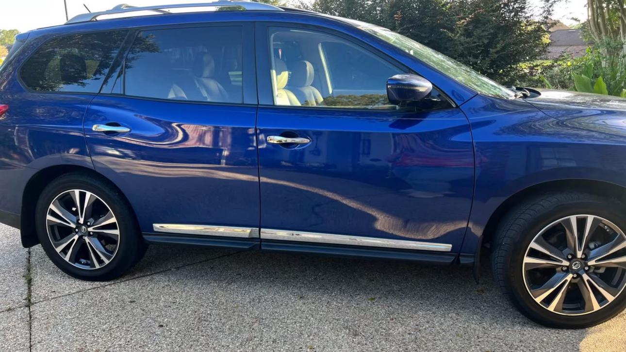 Nissan Pathfinder 2017 in Baton Rouge, LA