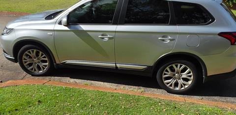 Mitsubishi OUTLANDER 2020