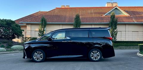 Toyota Alphard 2024