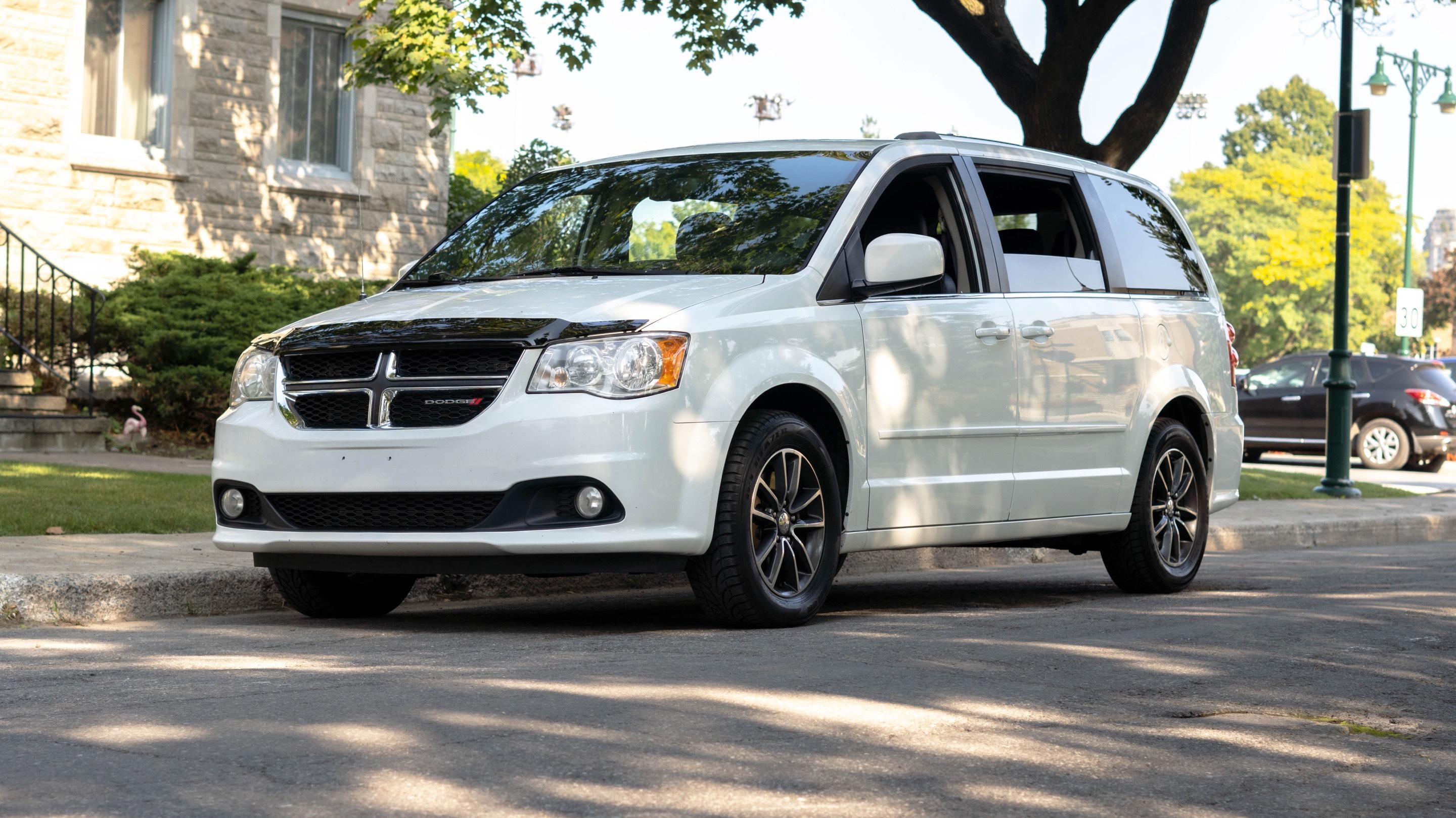 Dodge Grand Caravan 2017 rental in Montréal, QC by Alex P. | Turo