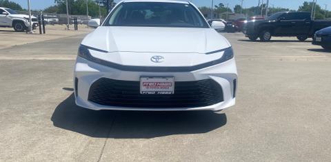 Toyota Camry Hybrid 2025