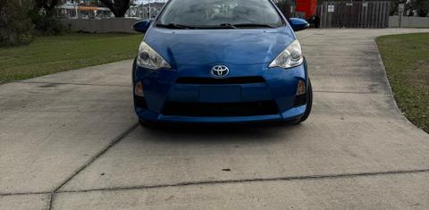 Toyota Prius c 2014