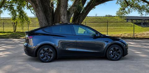 Tesla Model Y 2024