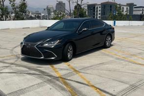 Lexus ES car