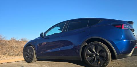 Tesla Model Y 2025