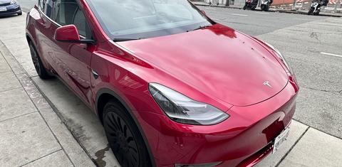 Tesla Model Y 2024