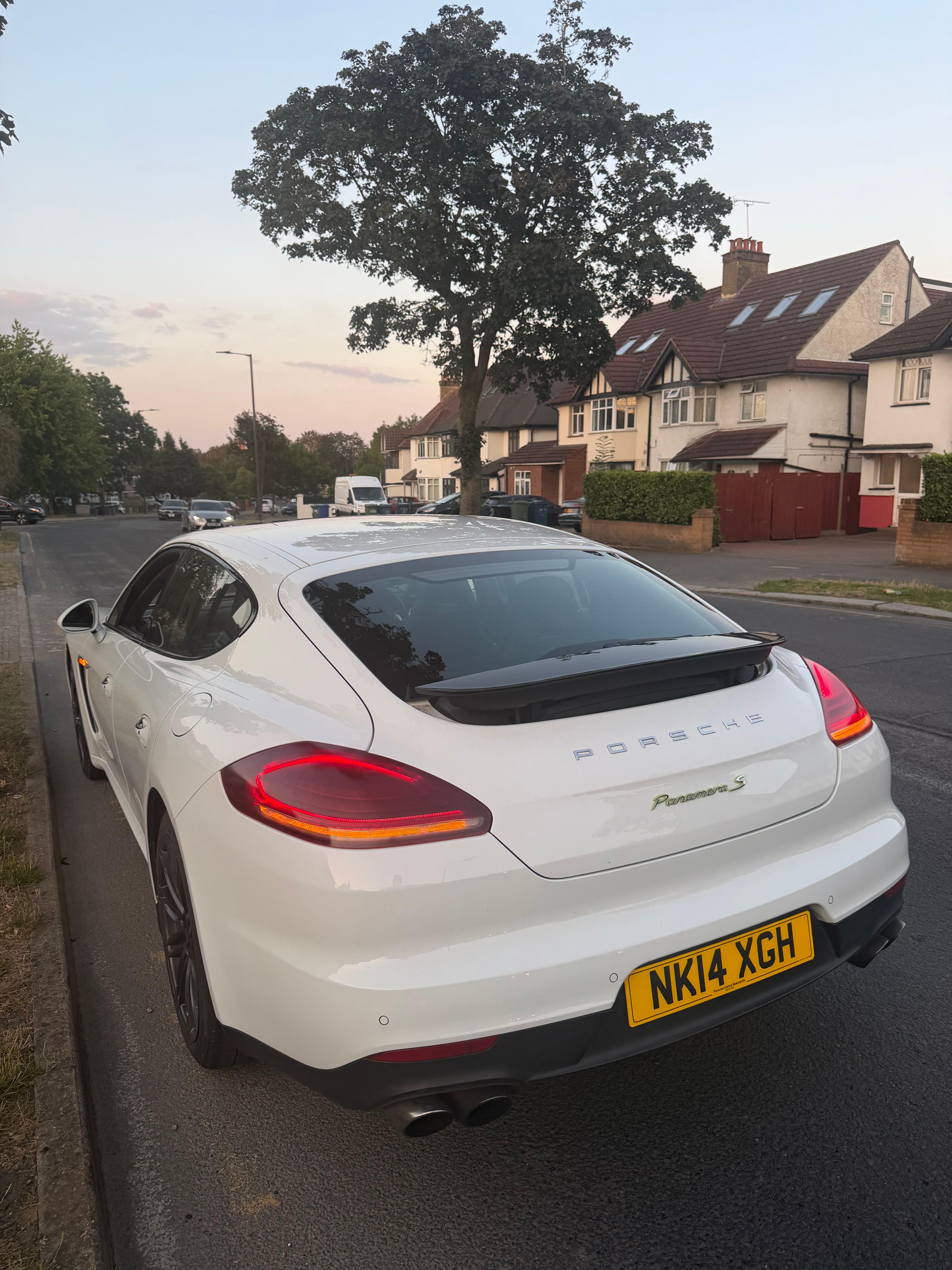Porsche Panamera 2014 in Isleworth