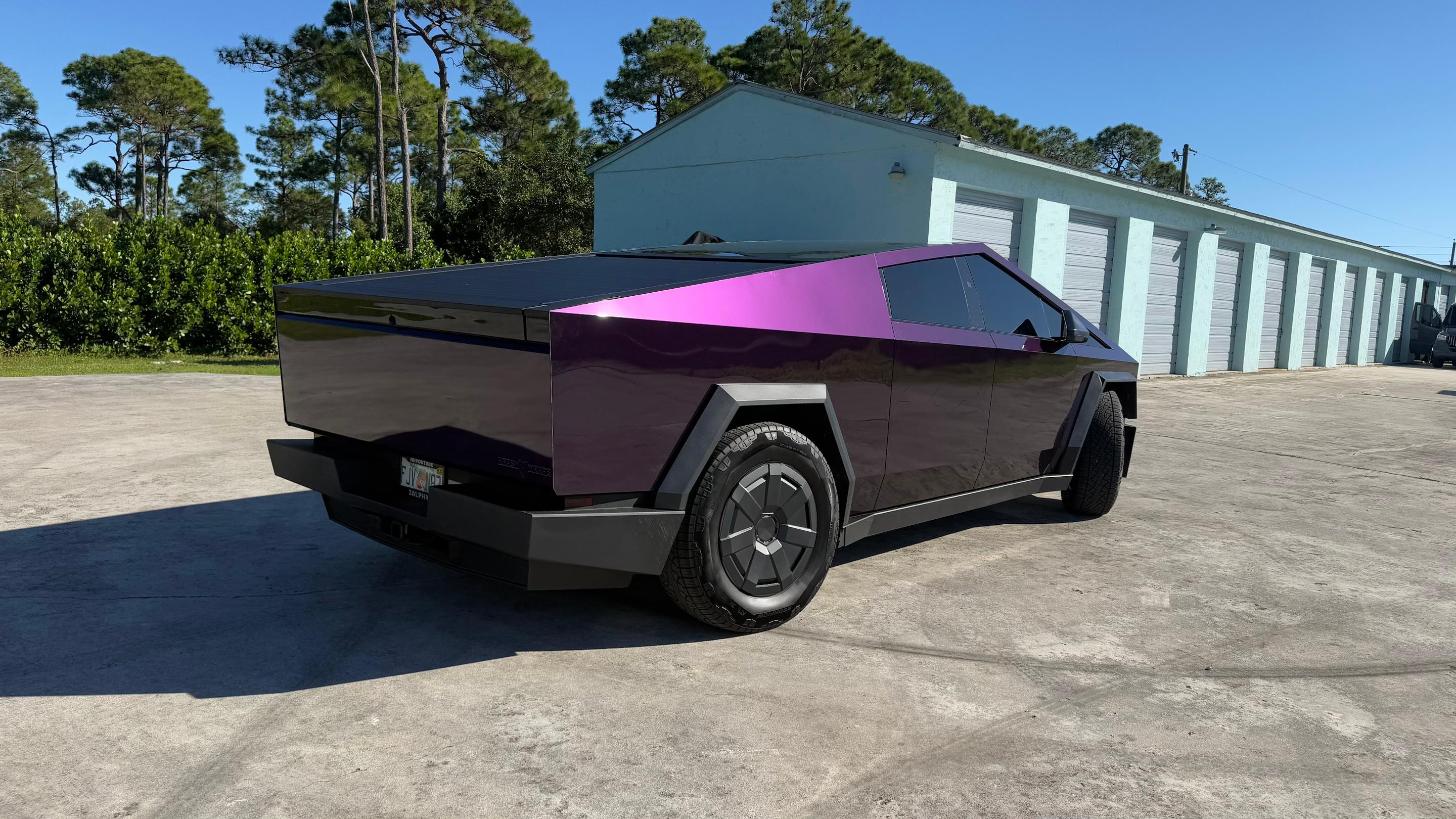 Tesla Cybertruck 2025 in Stuart, FL
