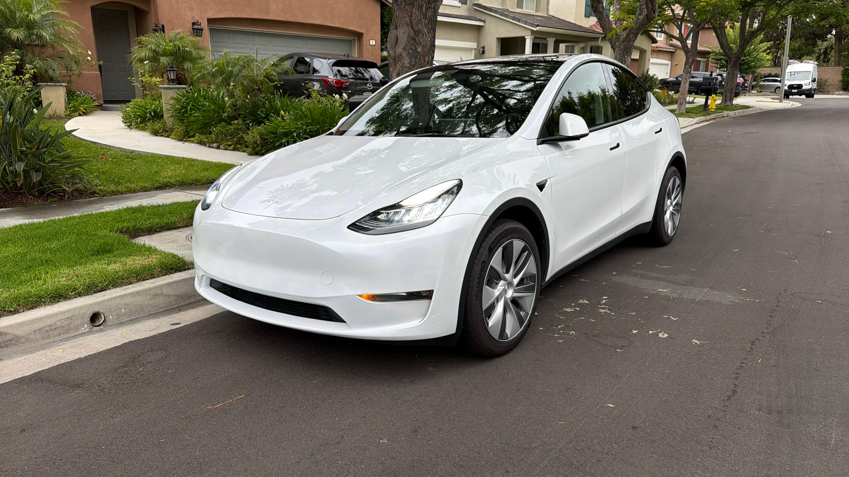 Tesla Model Y 2023 in Los Angeles, CA
