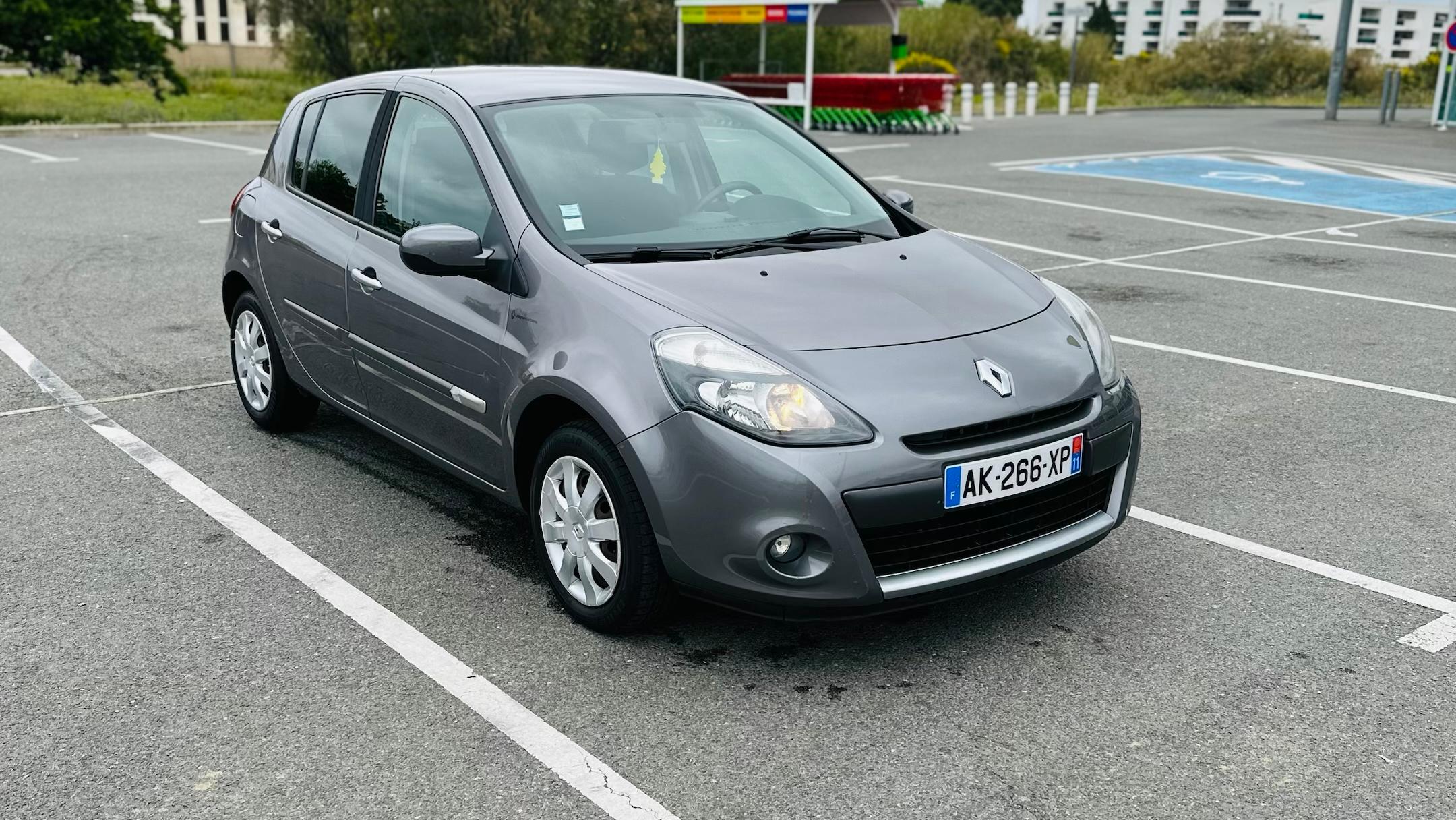 Renault CLIO III 2010 à Narbonne