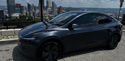 Tesla Model Y 2026