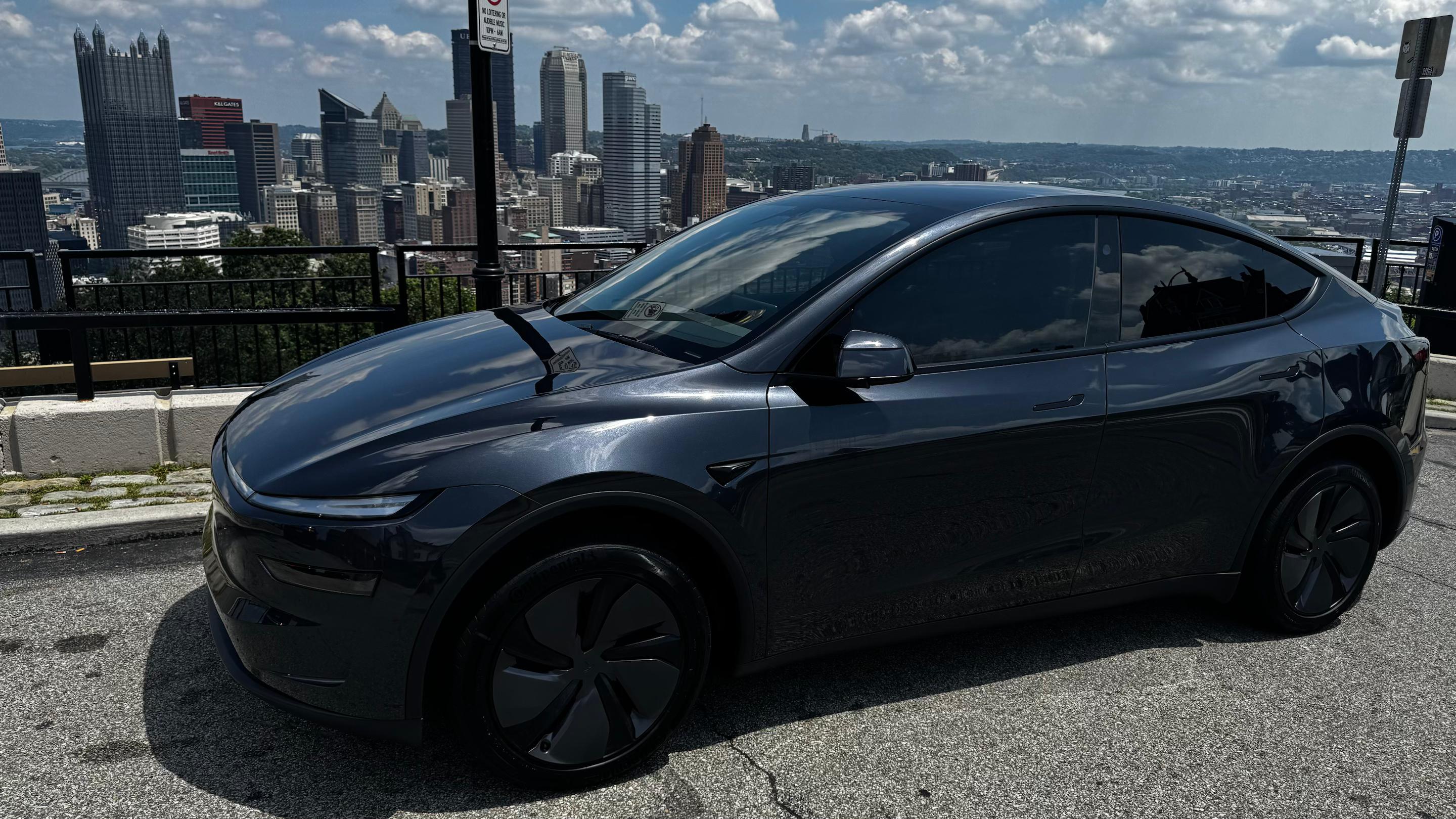 Tesla Model Y 2026 in Pittsburgh, PA
