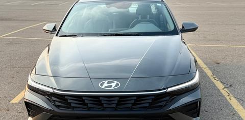 Hyundai Elantra 2025