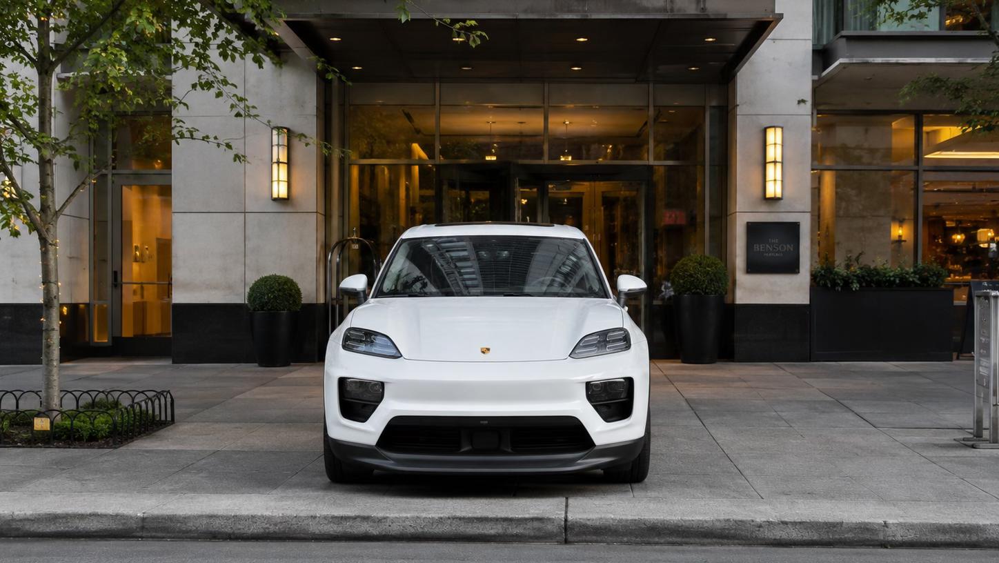 Porsche Macan 2025 in Portland, OR