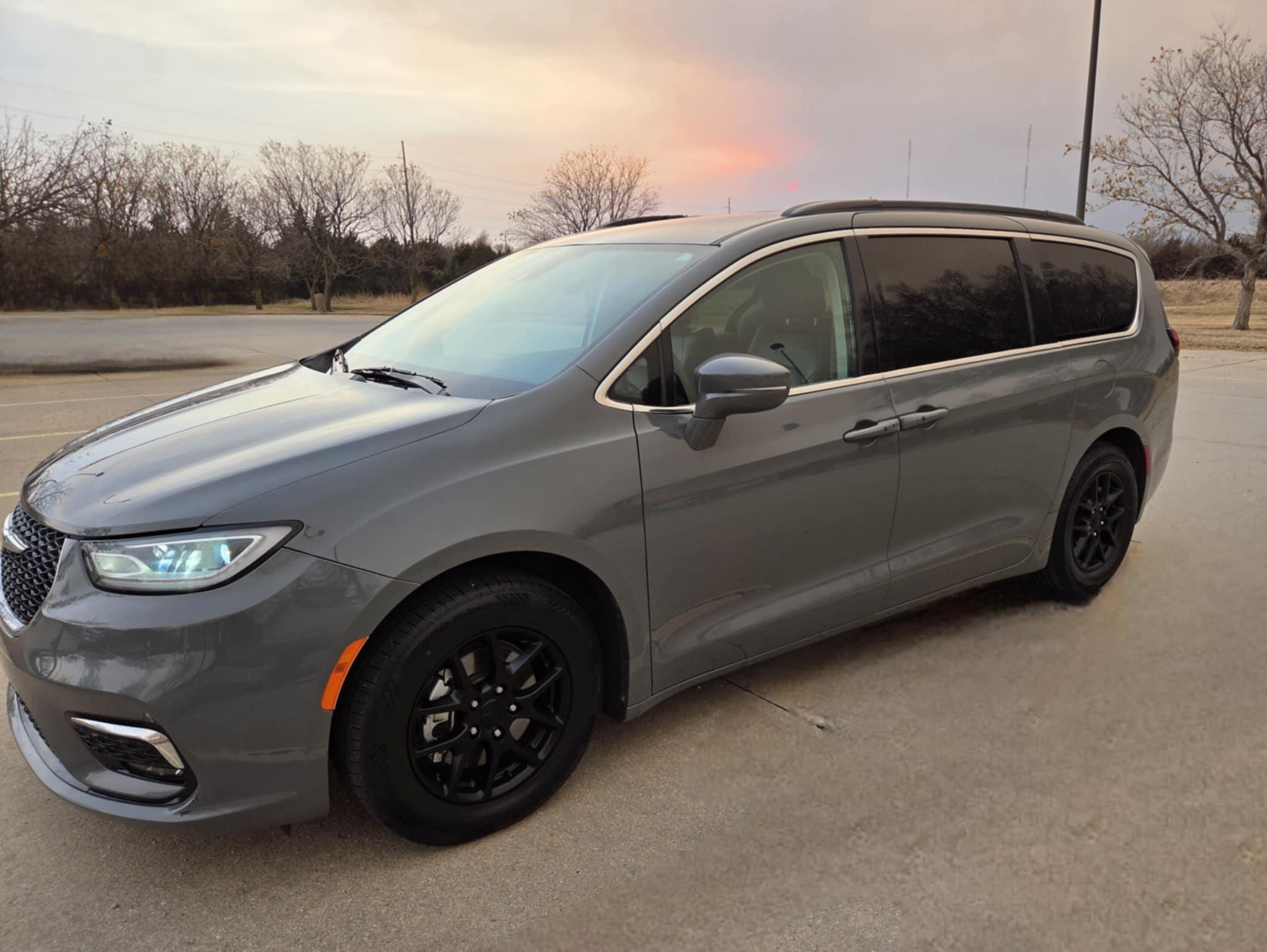 Chrysler Pacifica 2022 in Bel Aire, KS