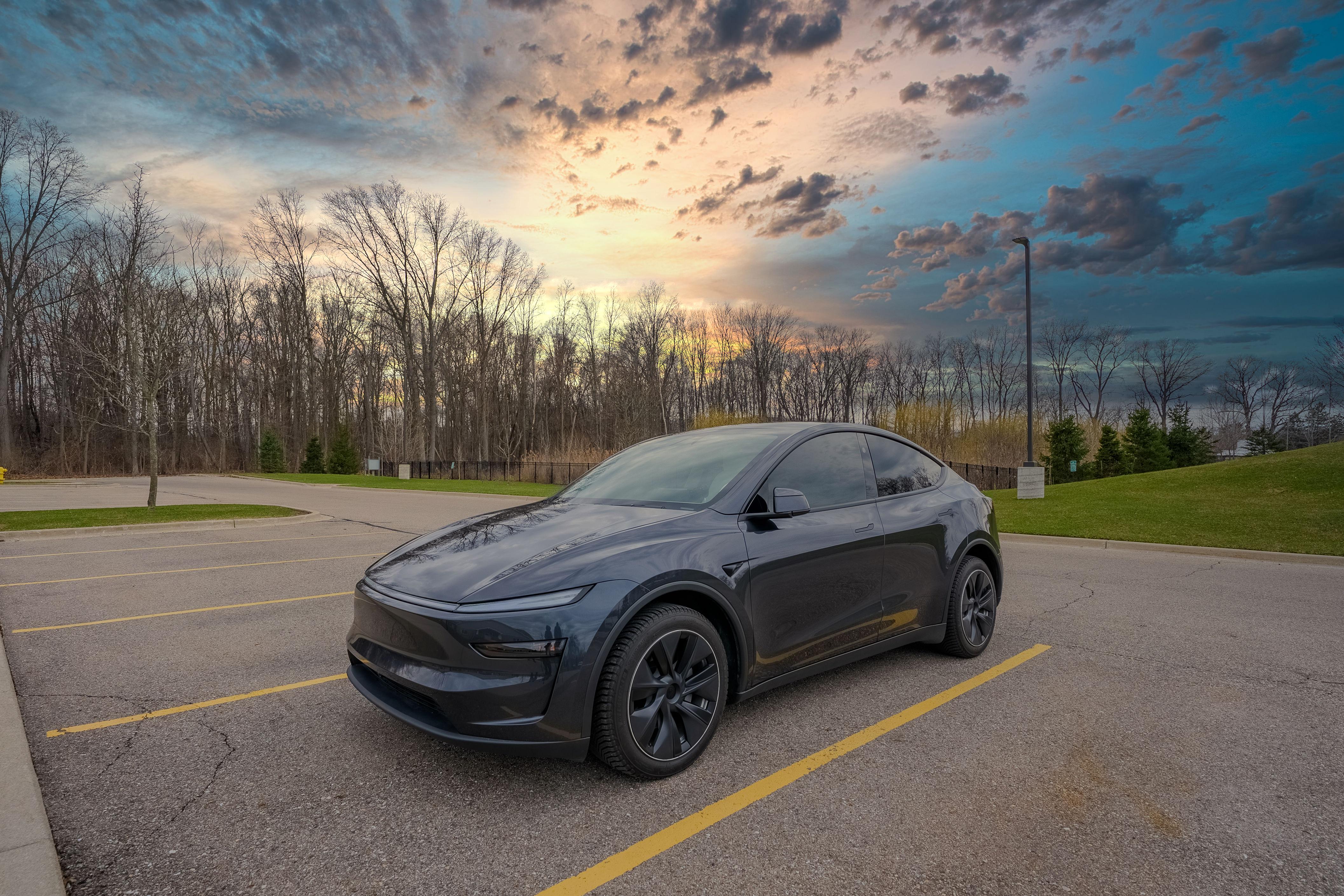 Tesla Model Y 2026 in Madison Heights, MI