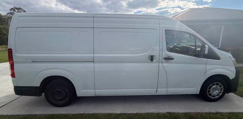 Toyota HIACE 2021