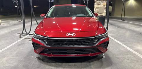 Hyundai Elantra 2024