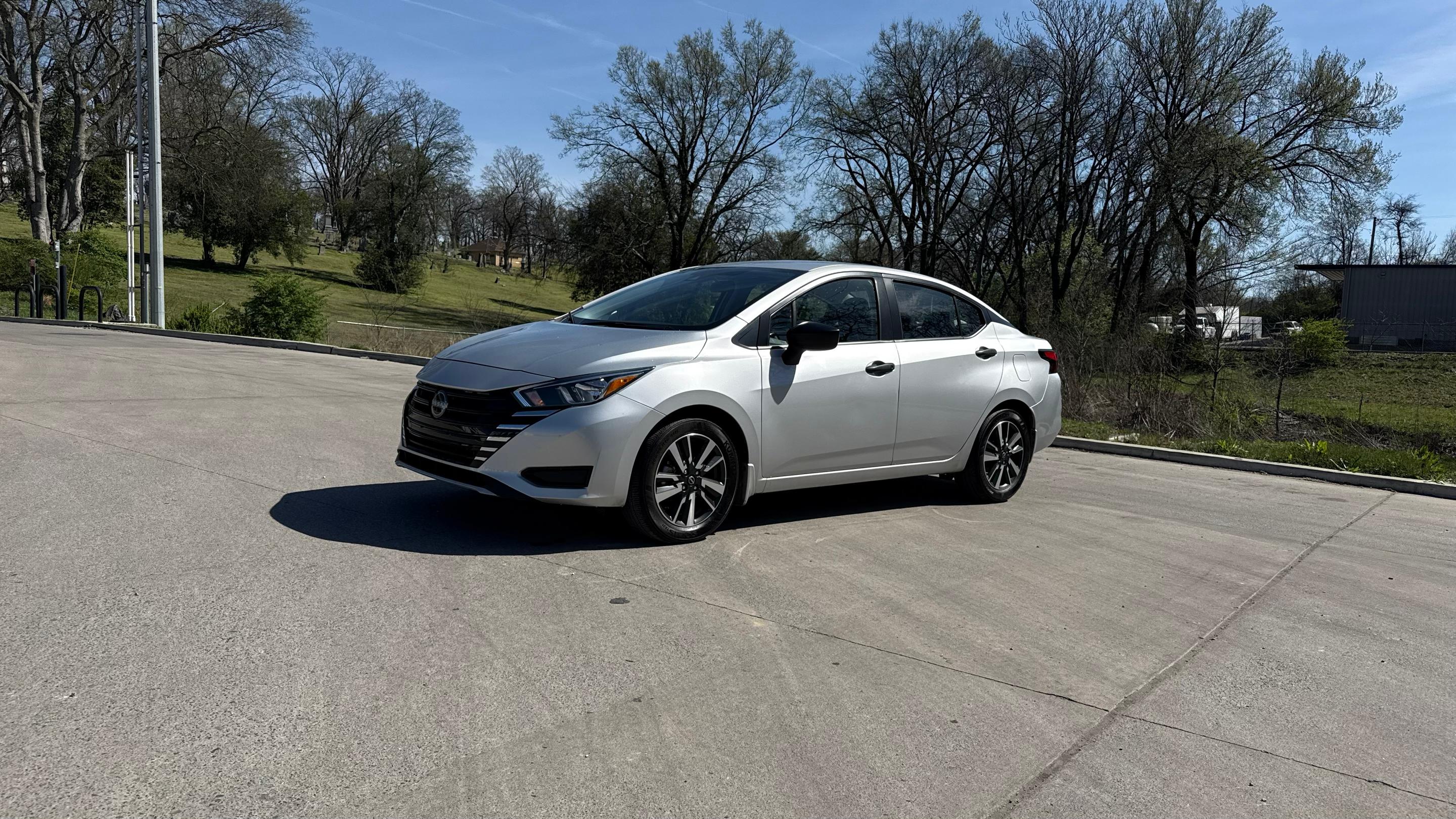Nissan Versa 2024 in 