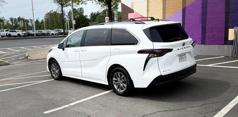 Toyota Sienna 2025
