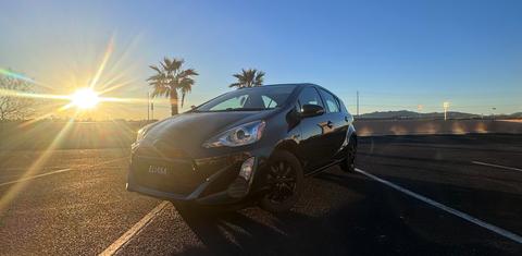 Toyota Prius c 2016