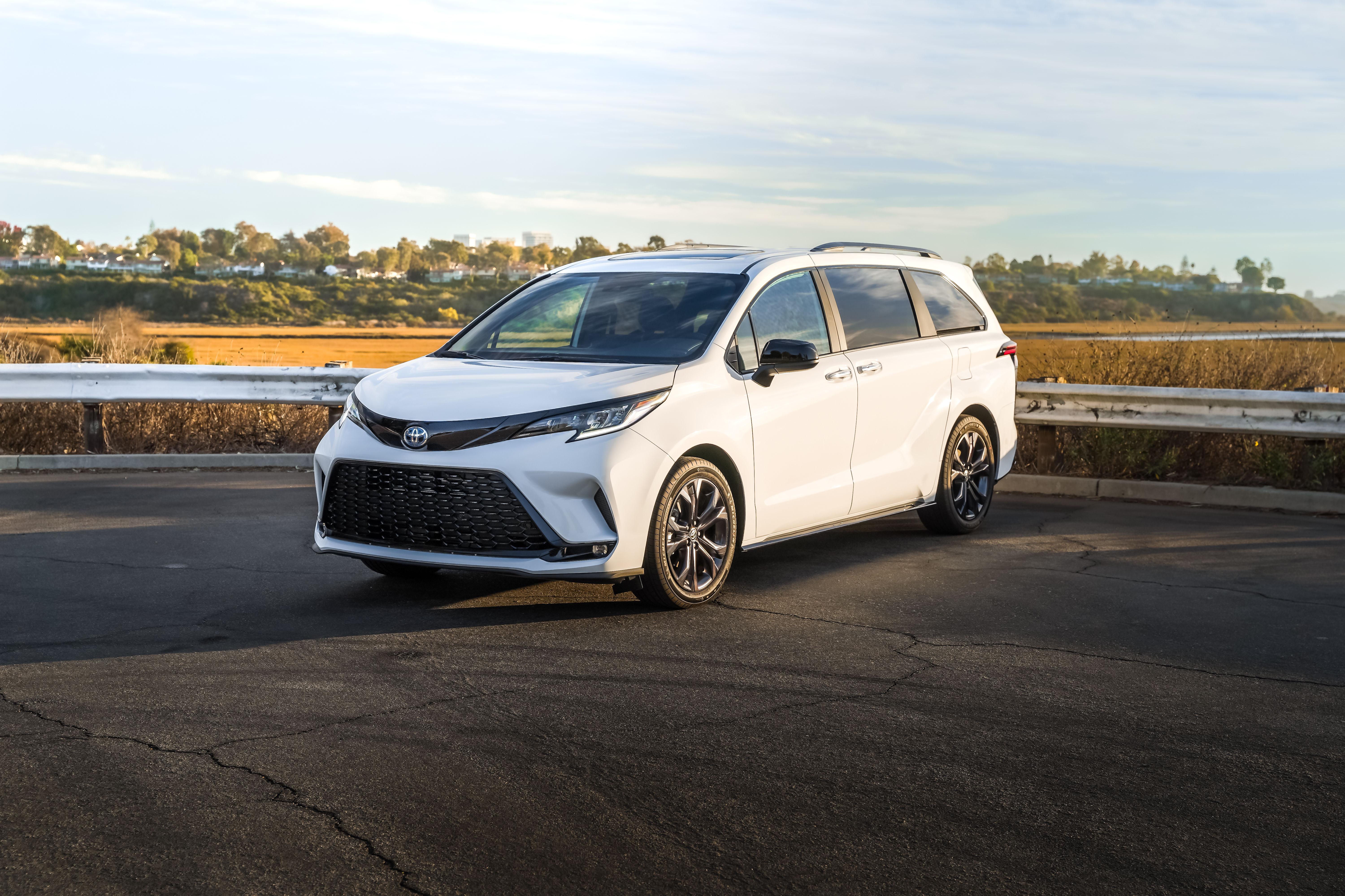 Toyota Sienna 2025 in Cerritos, CA